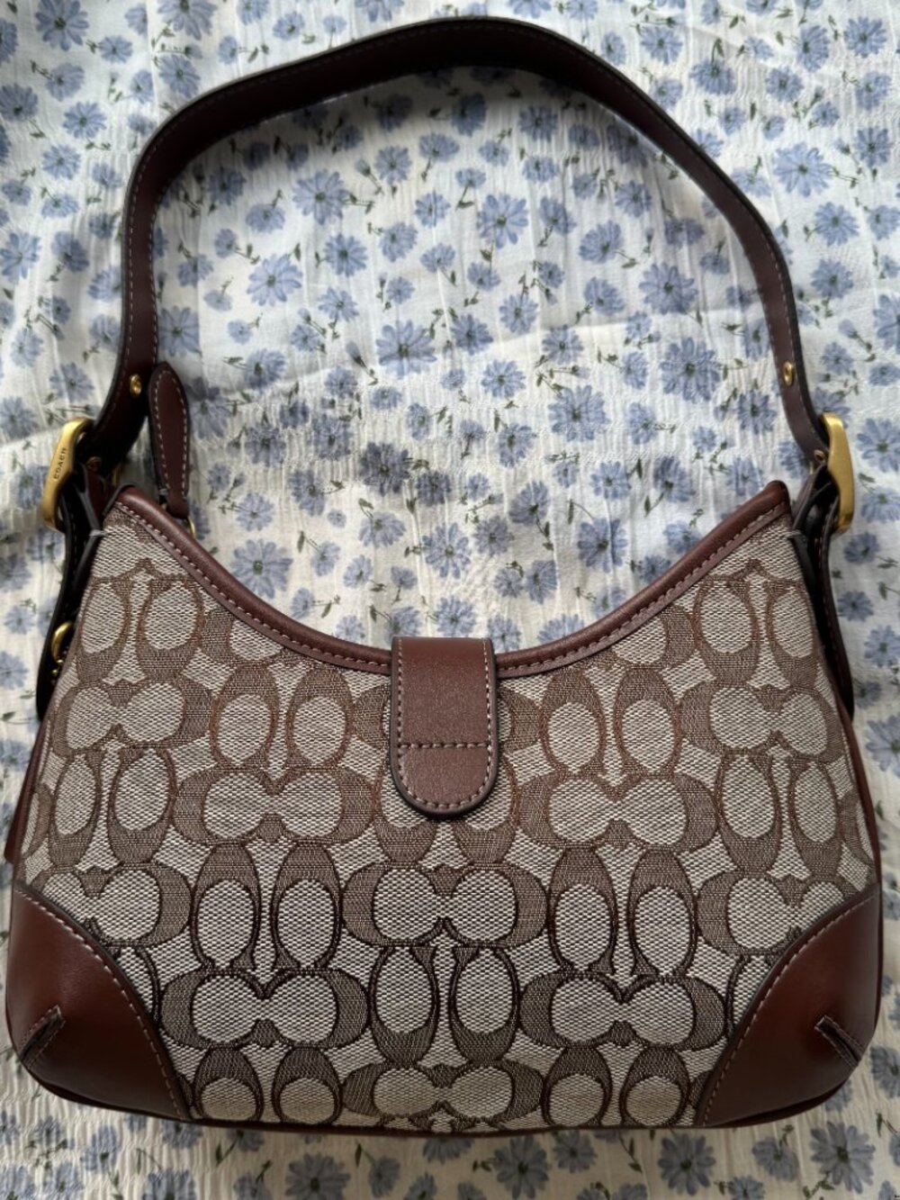 Coach Hamptons Signature Hobo Shoulder Bag - Picture 6 of 10
